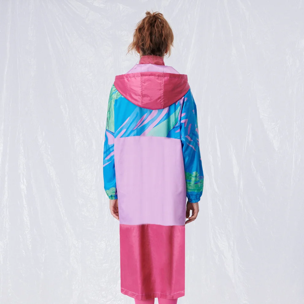 Balbang - Rainbow Raincoat Look 03