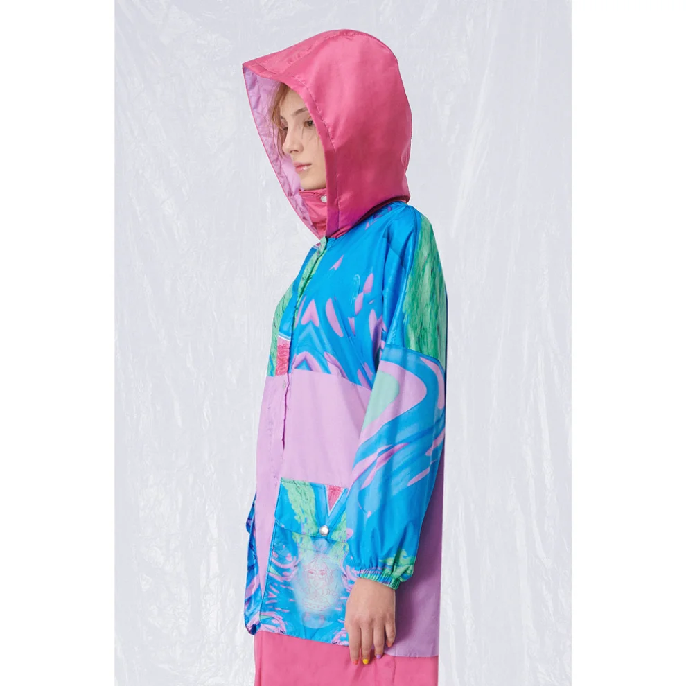 Balbang - Rainbow Raincoat Look 03