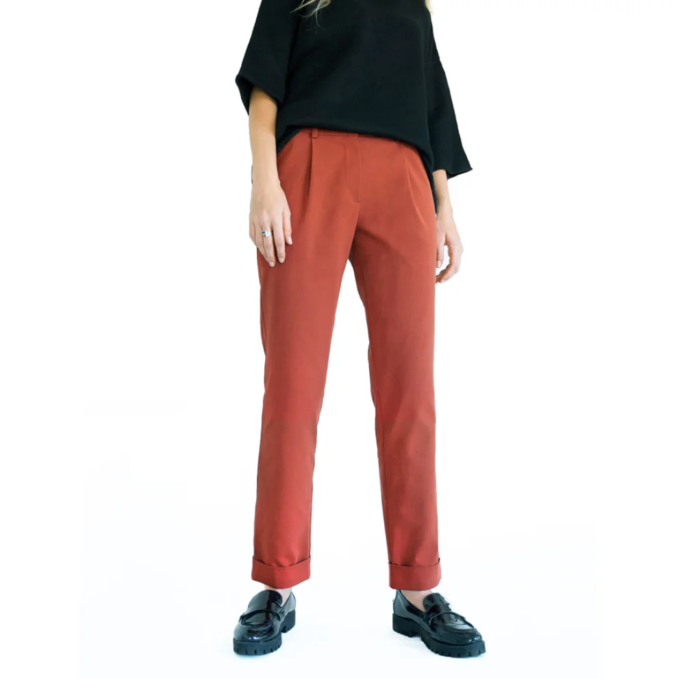 Beamy - Panna Pleated Turn-off Cuff Pants